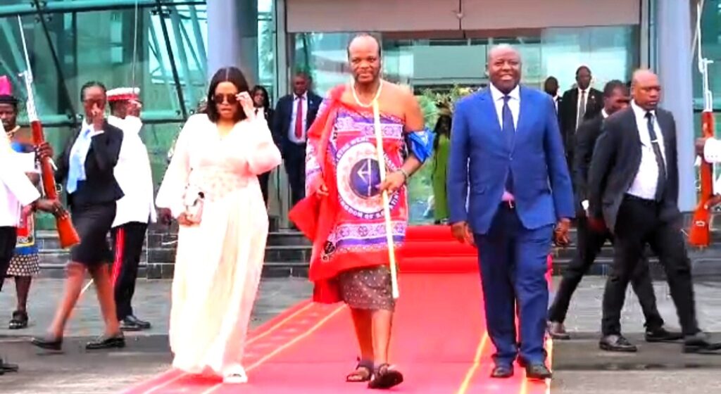 El Rey Mswati III concluye su visita oficial a Guinea Ecuatorial tras finalizar la XI Cumbre de la OEACP