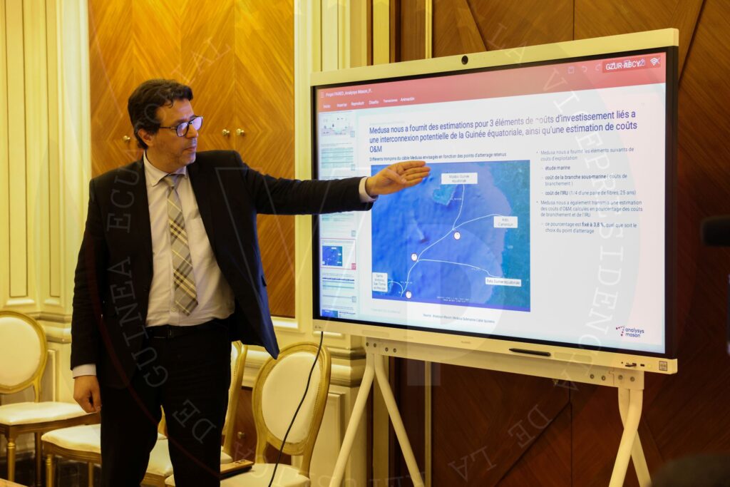 El Gobierno estudia la conexión de Guinea Ecuatorial a la red de fibra «Medusa»