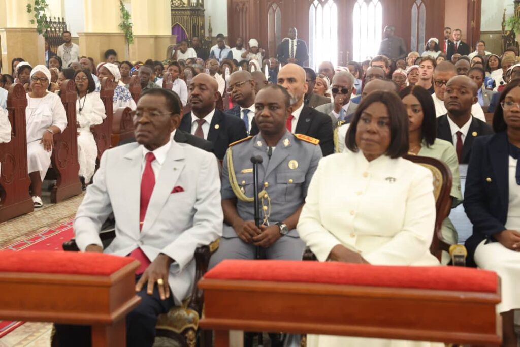 La Pareja Presidencial celebra el Domingo de Resurrección en la Catedral de Malabo