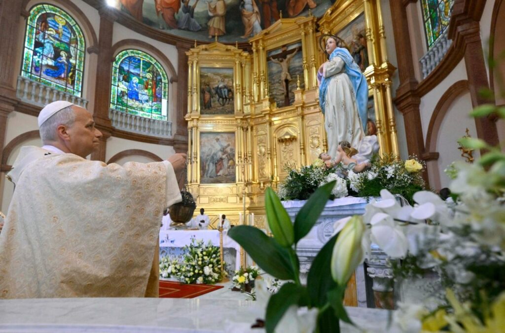 El Papa León XIV celebra la Misa en la Basílica de Mongomo
