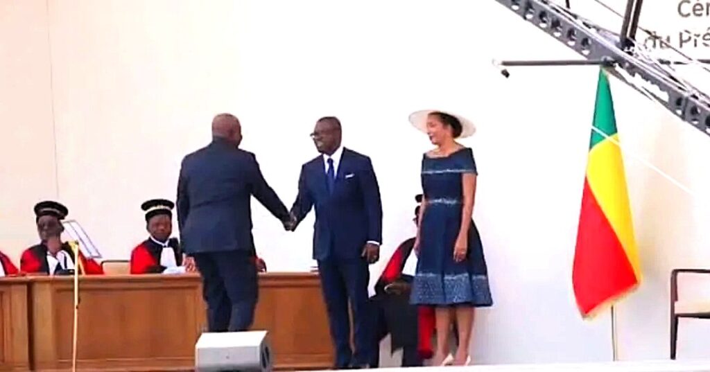 El Primer Ministro representa al Jefe de Estado en la ceremonia de investidura del Presidente de Benín