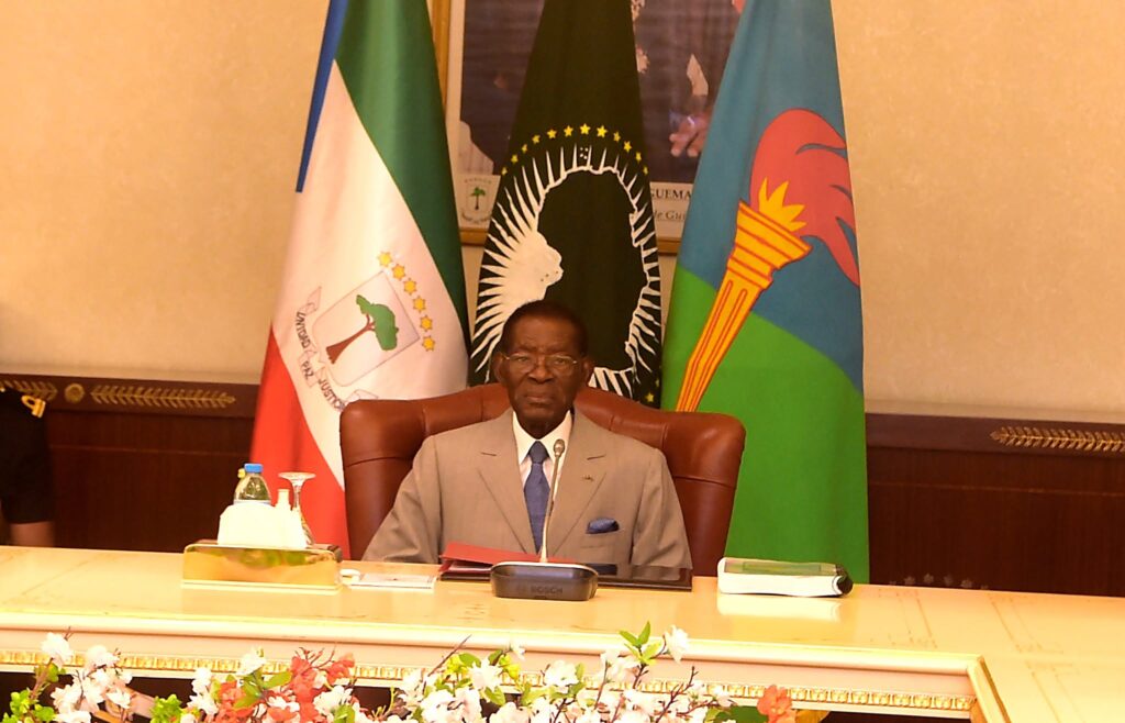 El Jefe de Estado preside la revisión del primer borrador del libro de Historia de Guinea Ecuatorial