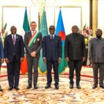 El Gobierno condecora al Embajador de Francia al término de su misión diplomática en Guinea Ecuatorial