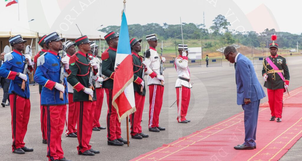 S.E. Nguema Obiang Mangue preside la ceremonia de entrega de Despachos de los nuevos oficiales de las Fuerzas Armadas S.E. Nguema Obiang Mangue preside la ceremonia de entrega de Despachos de los nuevos oficiales de las Fuerzas Armadas