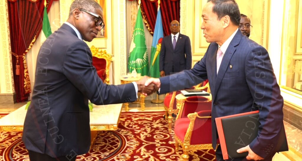 Corea del Norte reafirma su compromiso de ampliar la cooperación con Guinea Ecuatorial Corea del Norte reafirma su compromiso de ampliar la cooperación con Guinea Ecuatorial