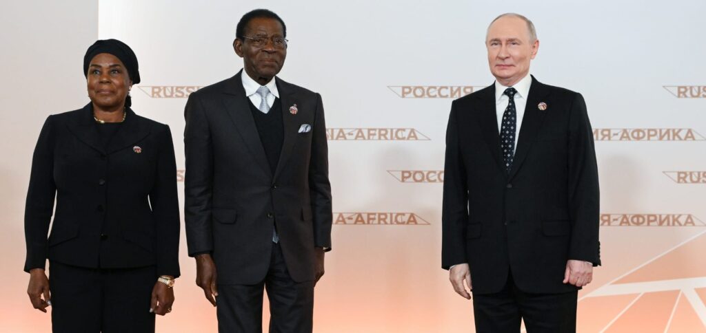 La Pareja Presidencial asiste a la recepción ofrecida por Vladímir Putin en Moscú